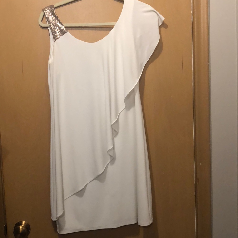 White with gold sequence dress! Size 4 - Picture 2 of 4